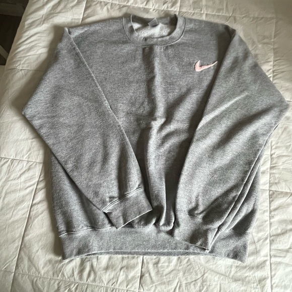 Nike Embroidered Hoodie - Picture 4 of 4